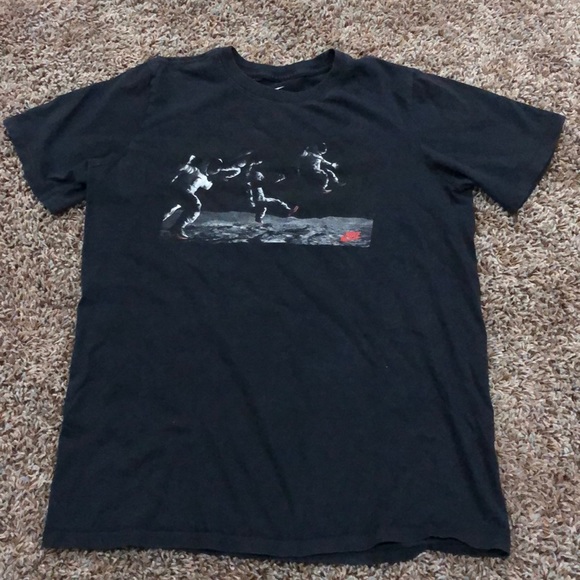 Nike, astronaut moonwalk t shirt, kids XL - Picture 1 of 3
